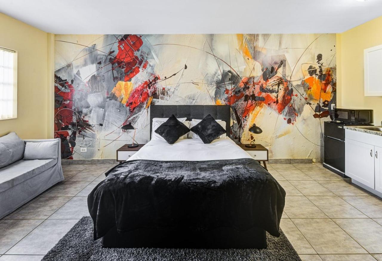 Private Hallandale Beach Studio Wbath Walking Distance To The Beach Pool Free Parking 외부 사진