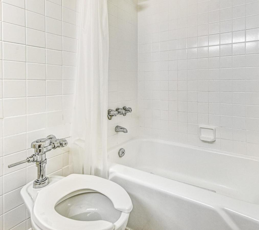 Private Hallandale Beach Studio Wbath Walking Distance To The Beach Pool Free Parking 외부 사진