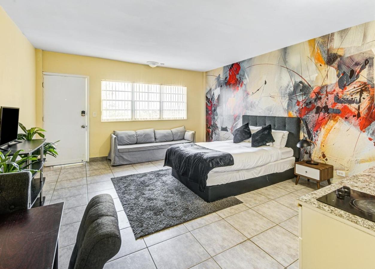 Private Hallandale Beach Studio Wbath Walking Distance To The Beach Pool Free Parking 외부 사진
